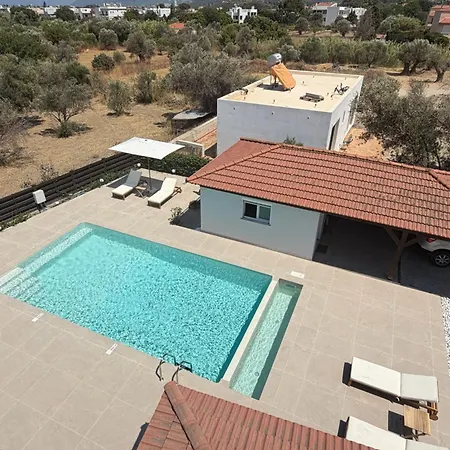 Yasmina Villa