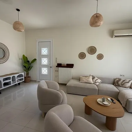 Yasmina Villa *