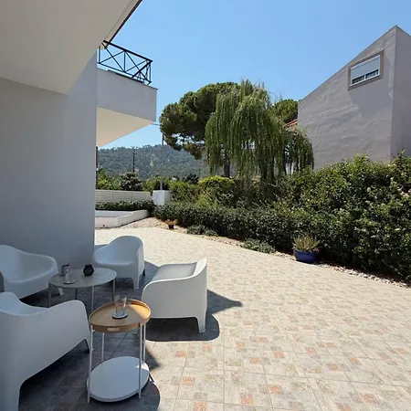 Yasmina Villa *