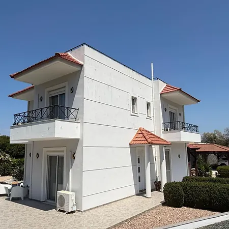 Yasmina Villa